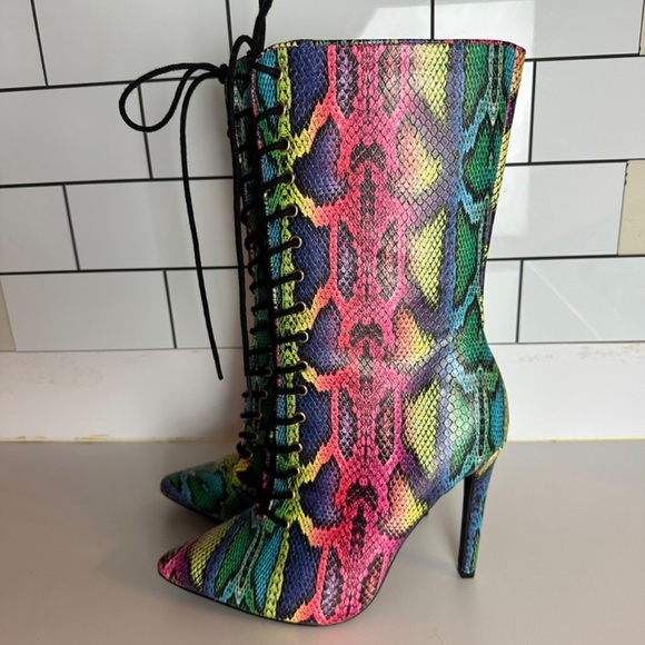 Reel It In Rainbow Snake Print Stiletto Calf Booties Women Size 6.5 - Picture 4 of 7